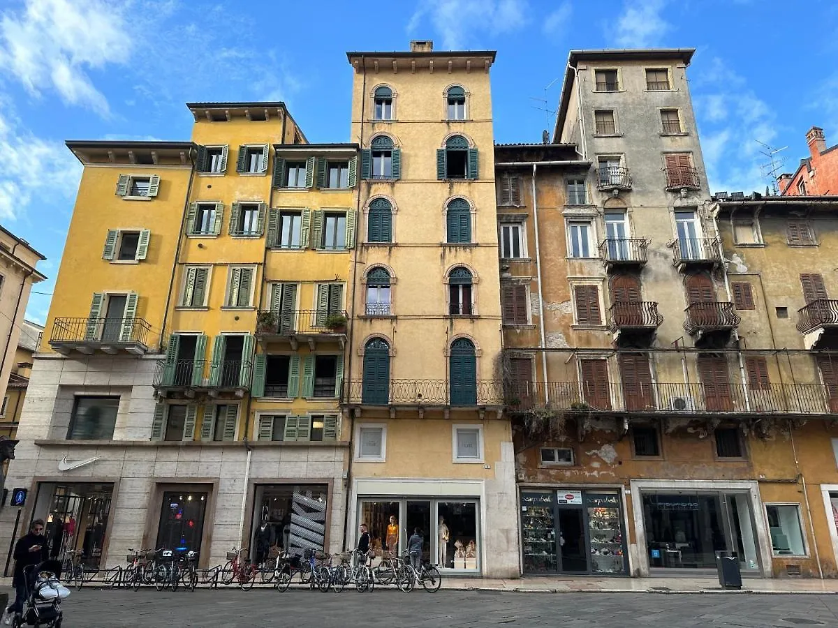Verona Luxury Flats Piazza Erbe, Floor 3