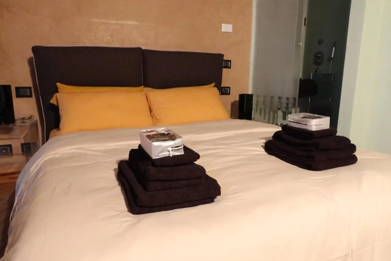 Verona Luxury Flats Piazza Erbe, Floor 3 Apartment