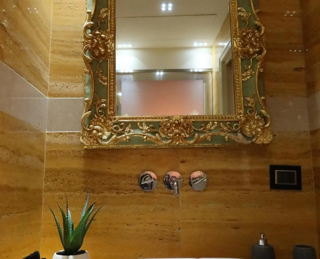 Apartment Verona Luxury Flats Piazza Erbe, Floor 3