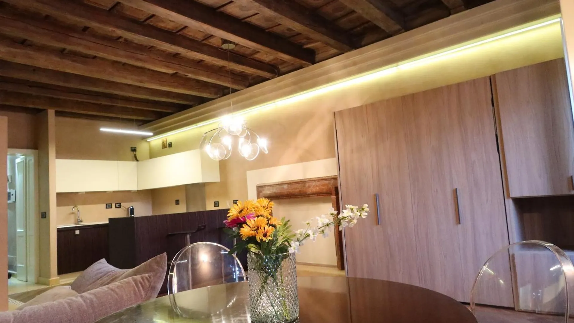 Verona Luxury Flats Piazza Erbe, Floor 3 Italy