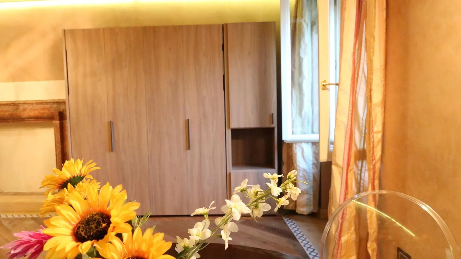 Apartment Verona Luxury Flats Piazza Erbe, Floor 3