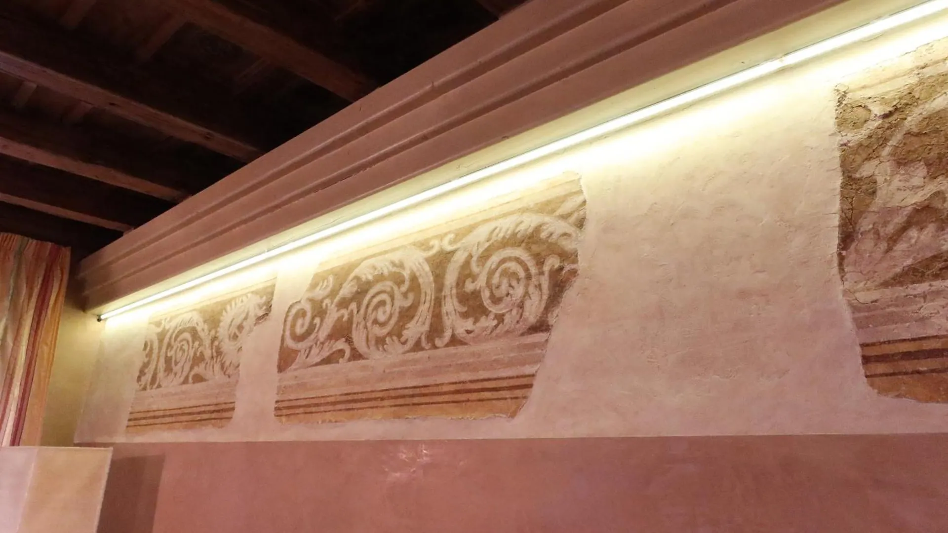 Verona Luxury Flats Piazza Erbe, Floor 3 0*,  Italy