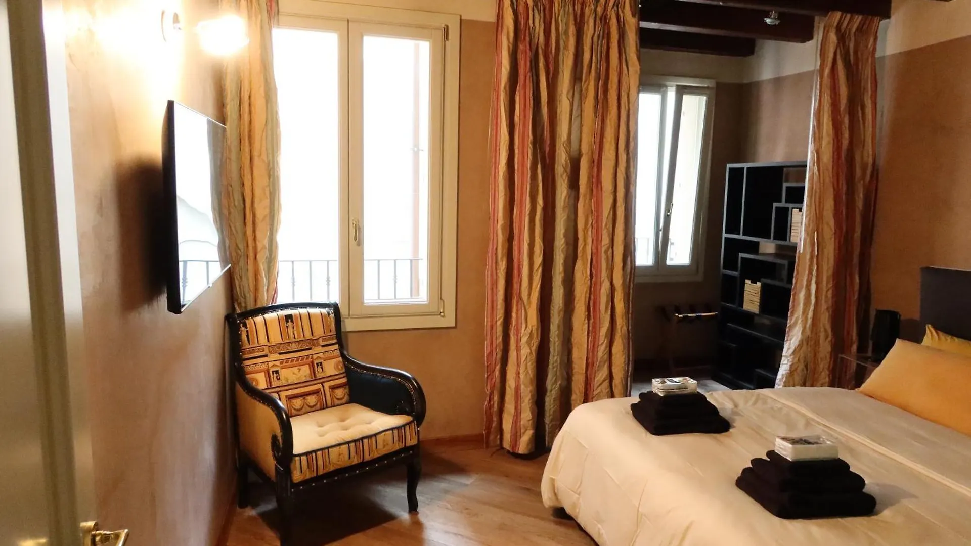 Verona Luxury Flats Piazza Erbe, Floor 3 Apartment