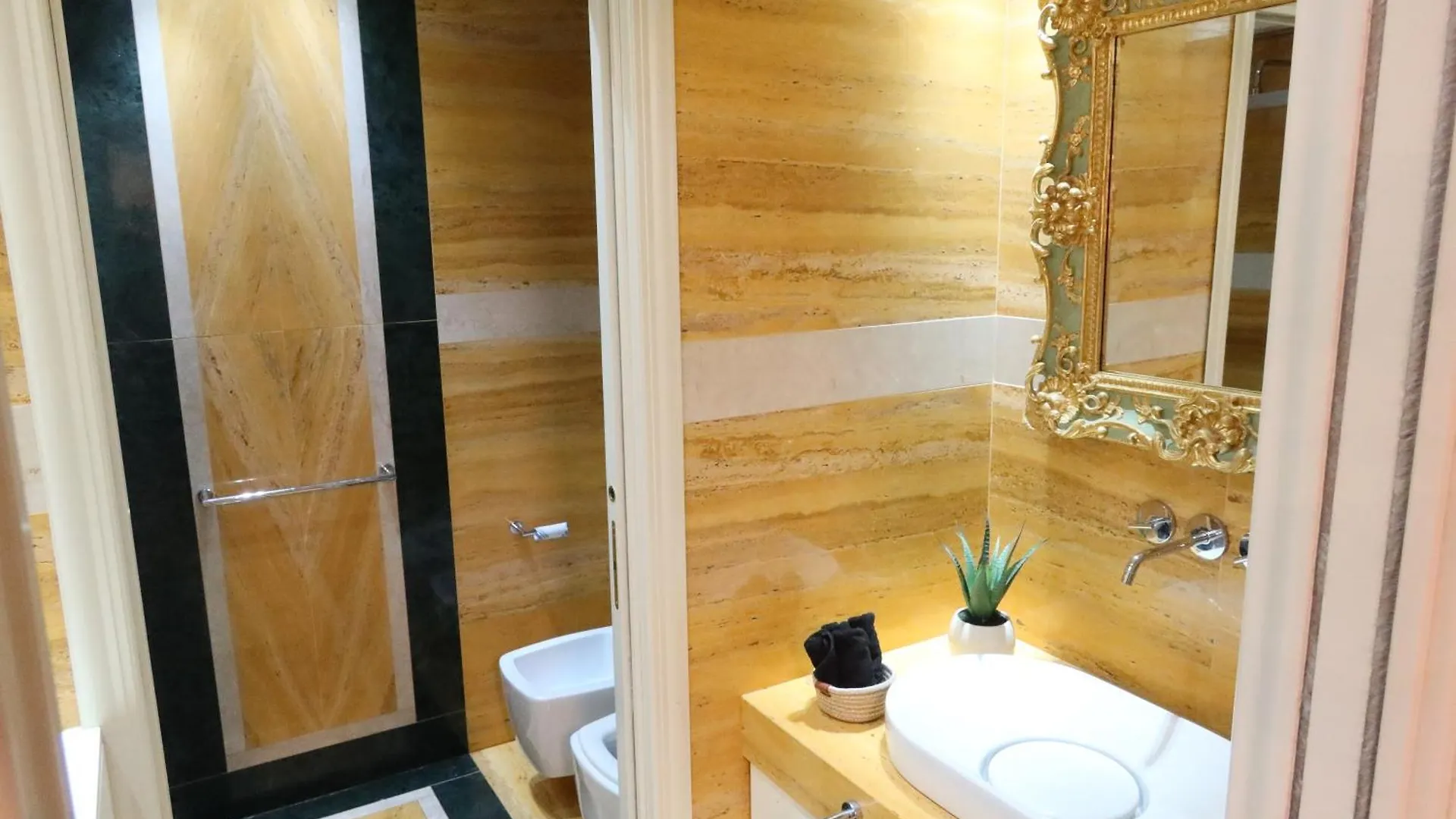 Verona Luxury Flats Piazza Erbe, Floor 3