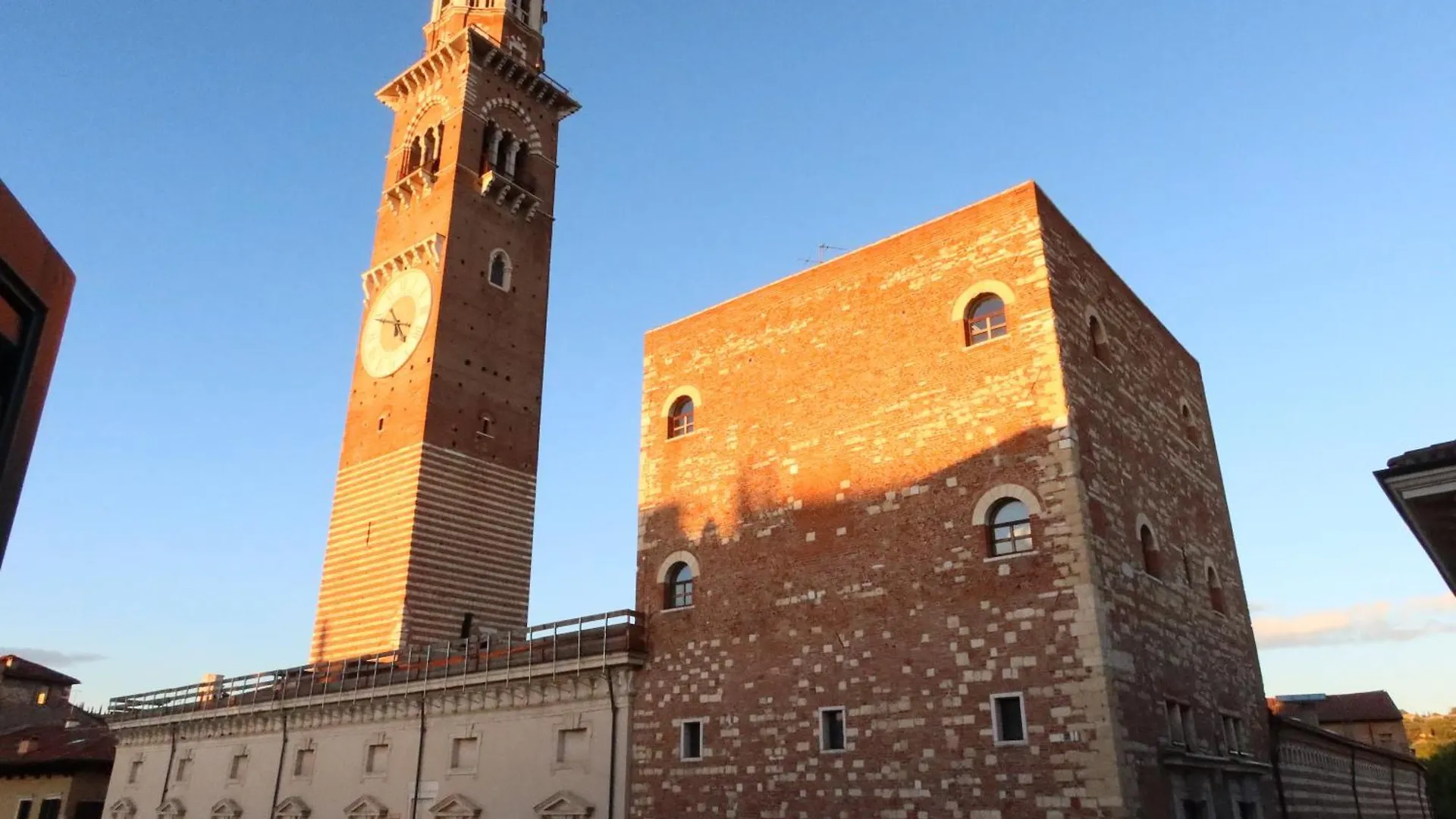 Verona Luxury Flats Piazza Erbe, Floor 3