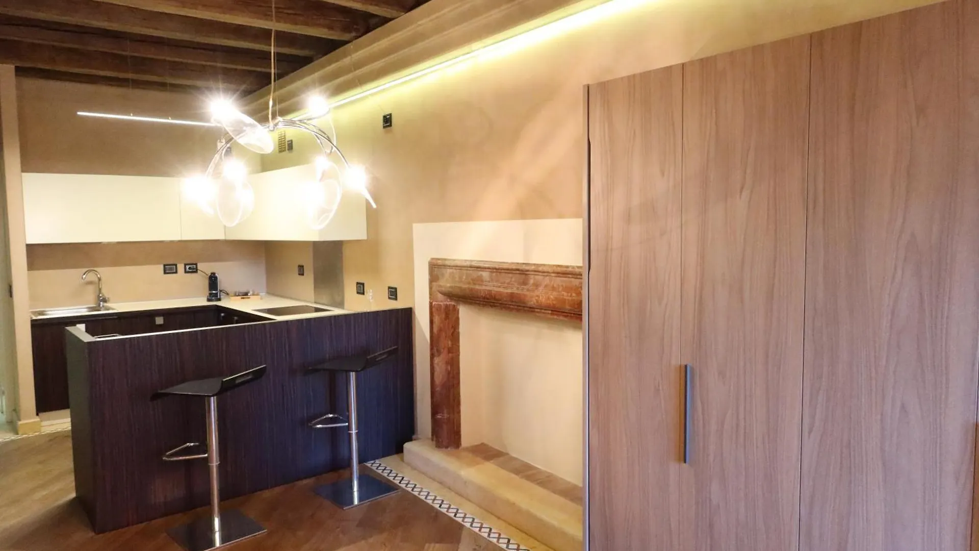 Verona Luxury Flats Piazza Erbe, Floor 3 Apartment